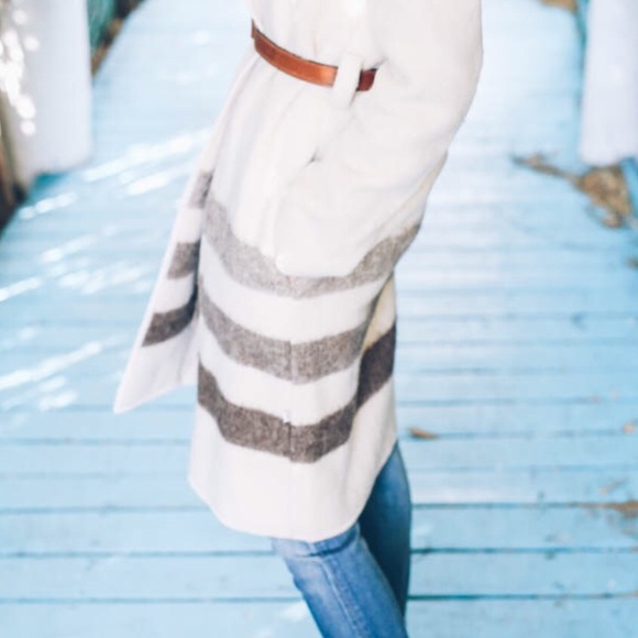 Woolrich Cream and Gray Women's Coat - Picture 8 of 8